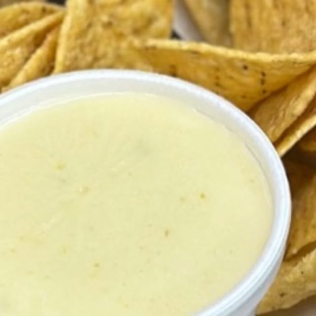 Large Queso & Chips.